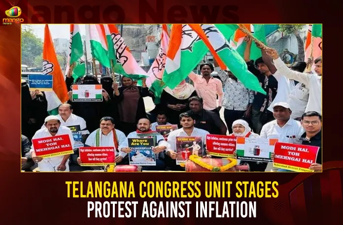 Telangana Congress Unit Stages Protest Against Inflation,Telangana Congress Unit,Congress Unit Stages Protest,Protest Against Inflation,Mango News,Congress stages protest,Hyderabad Congress stages novel protest,Telangna Congress Party,Telangana Political News And Updates,Hyderabad News,Telangana News,Telangana News Live,Telangana News Today,Telangana Latest News and Updates,Telangana Live News,telangana congress protest News, Congress Protest against Inflation